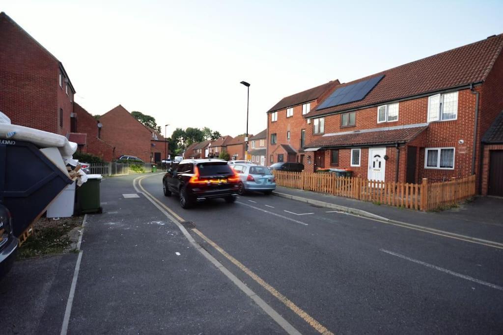 Ferienhaus Spacious 3 Bedroom House In Beckton *