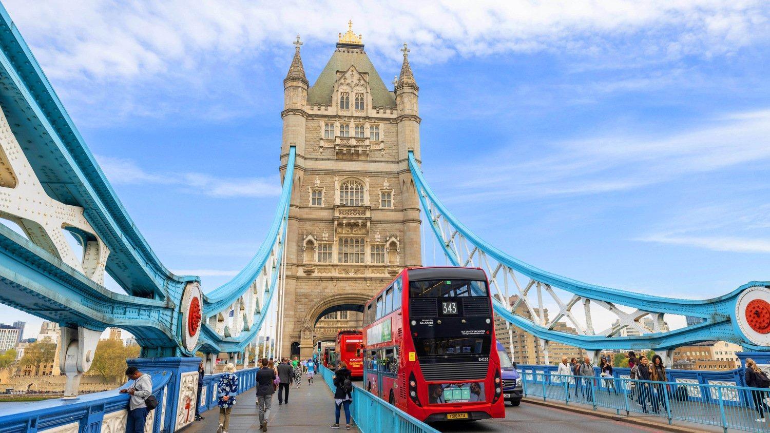 Chic 3 Bedroom Flat Ontower Bridge * London