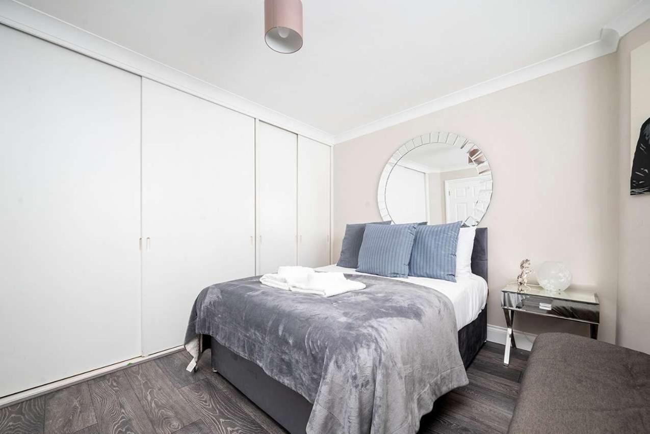 Luxury Flat In Cheslea Prime Location Apartment *