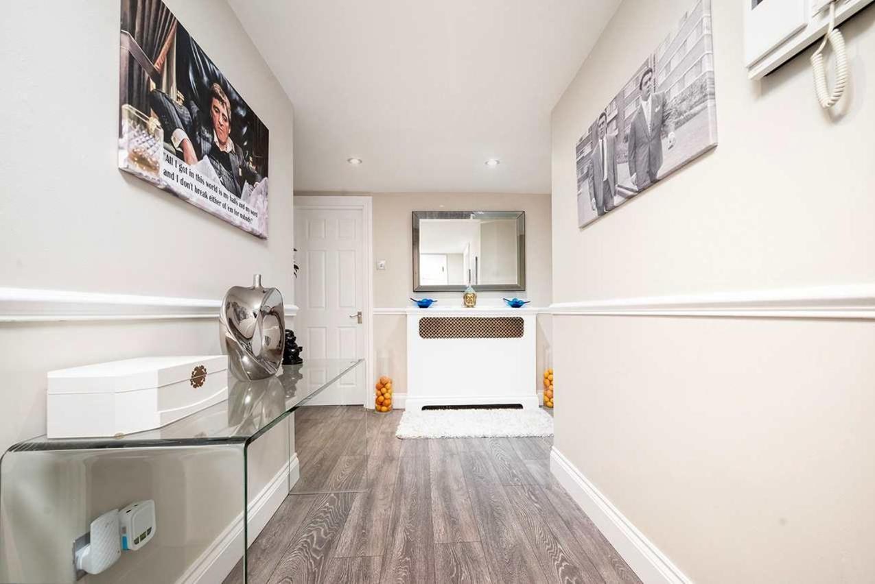 Luxury Flat In Cheslea Prime Location *
