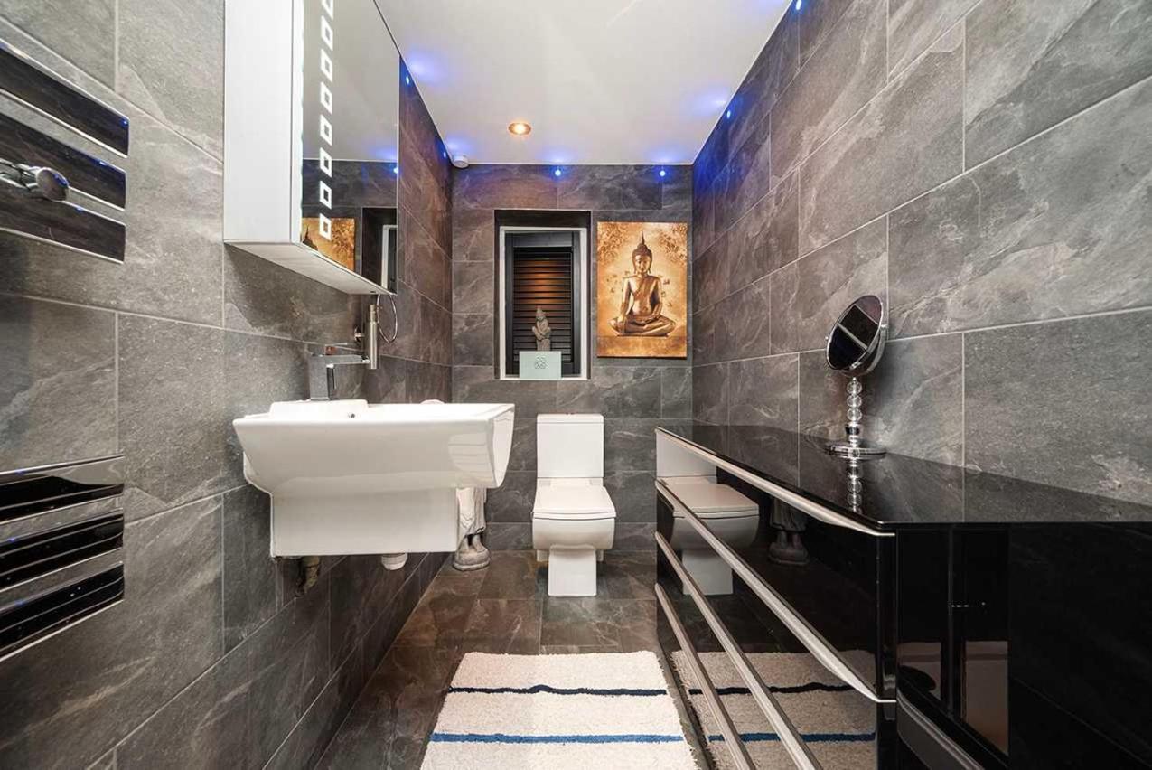 Apartment Luxury Flat In Cheslea Prime Location
