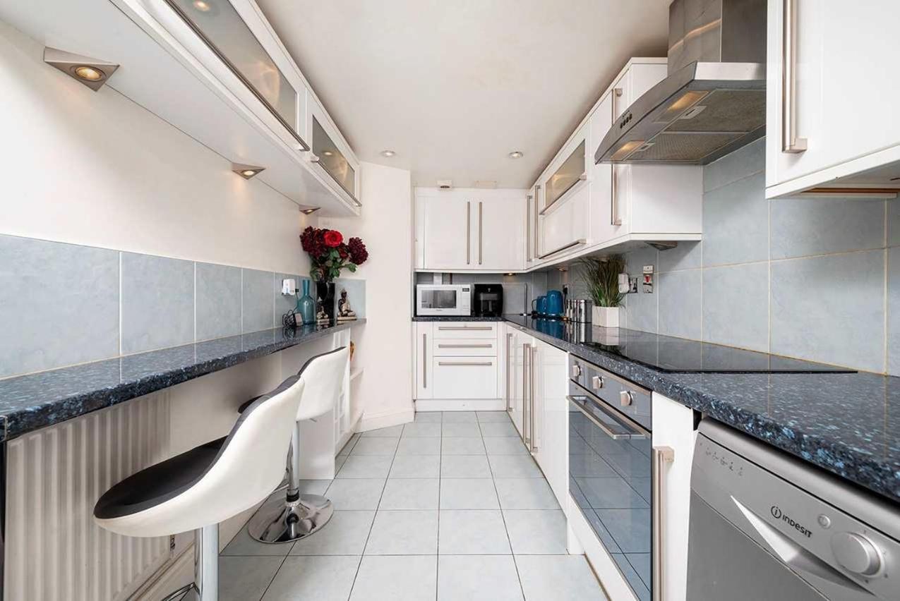 Luxury Flat In Cheslea Prime Location Apartment
