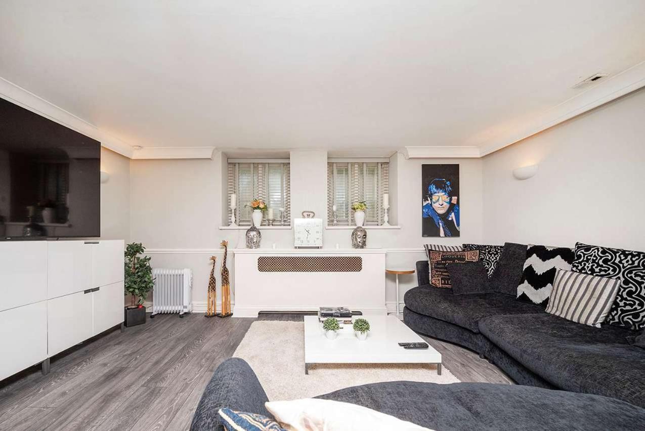 Luxury Flat In Cheslea Prime Location *