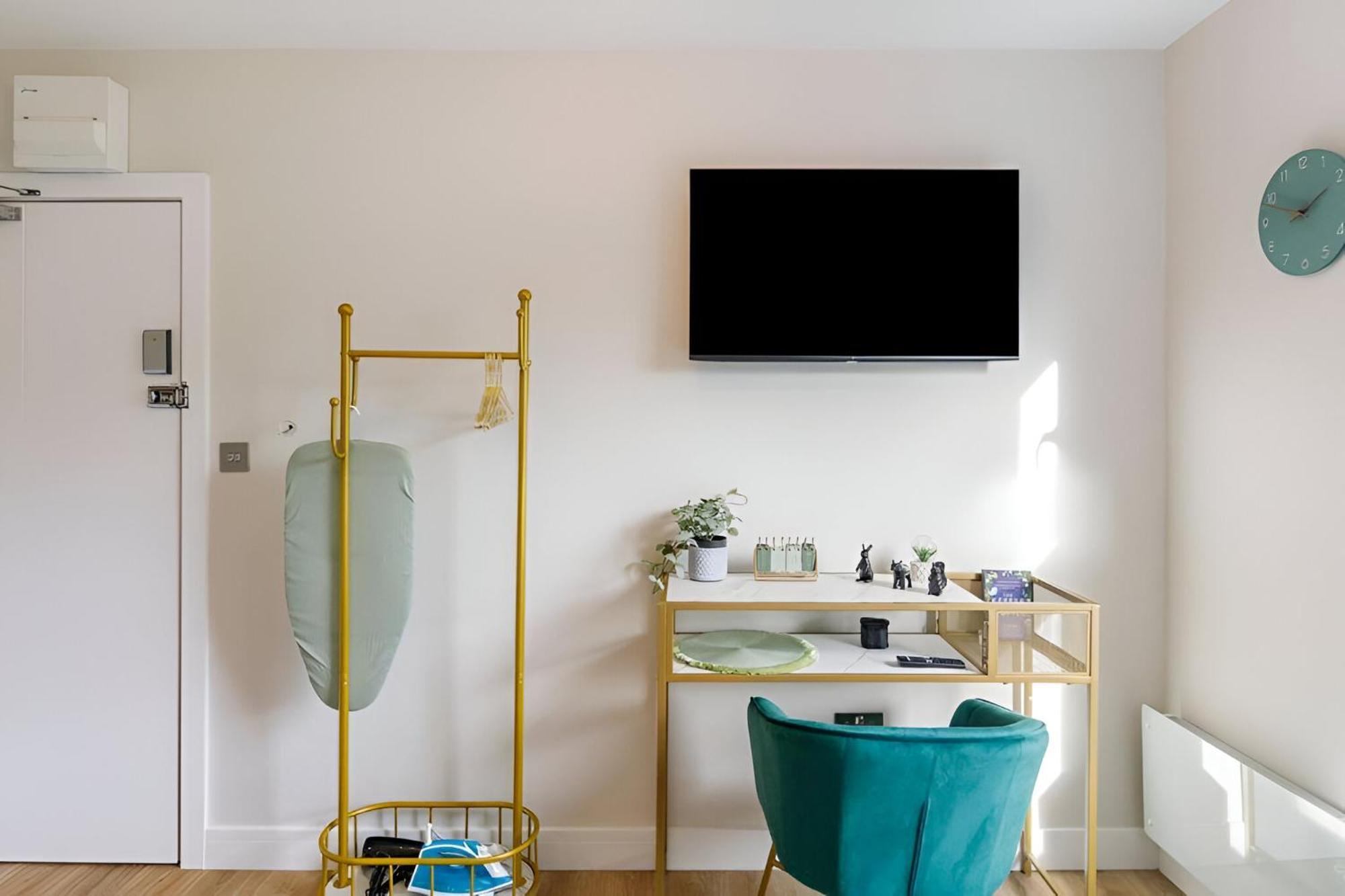Appartement Serene Getaway With Calming Ambiance Londen