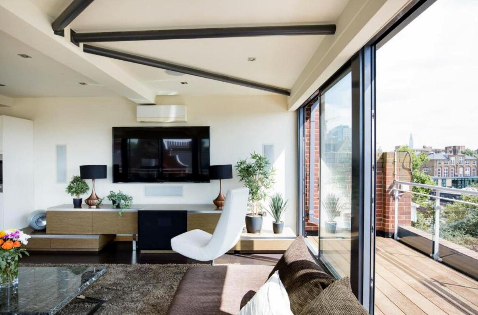 Spectacular 4 Bedroom Apartment *