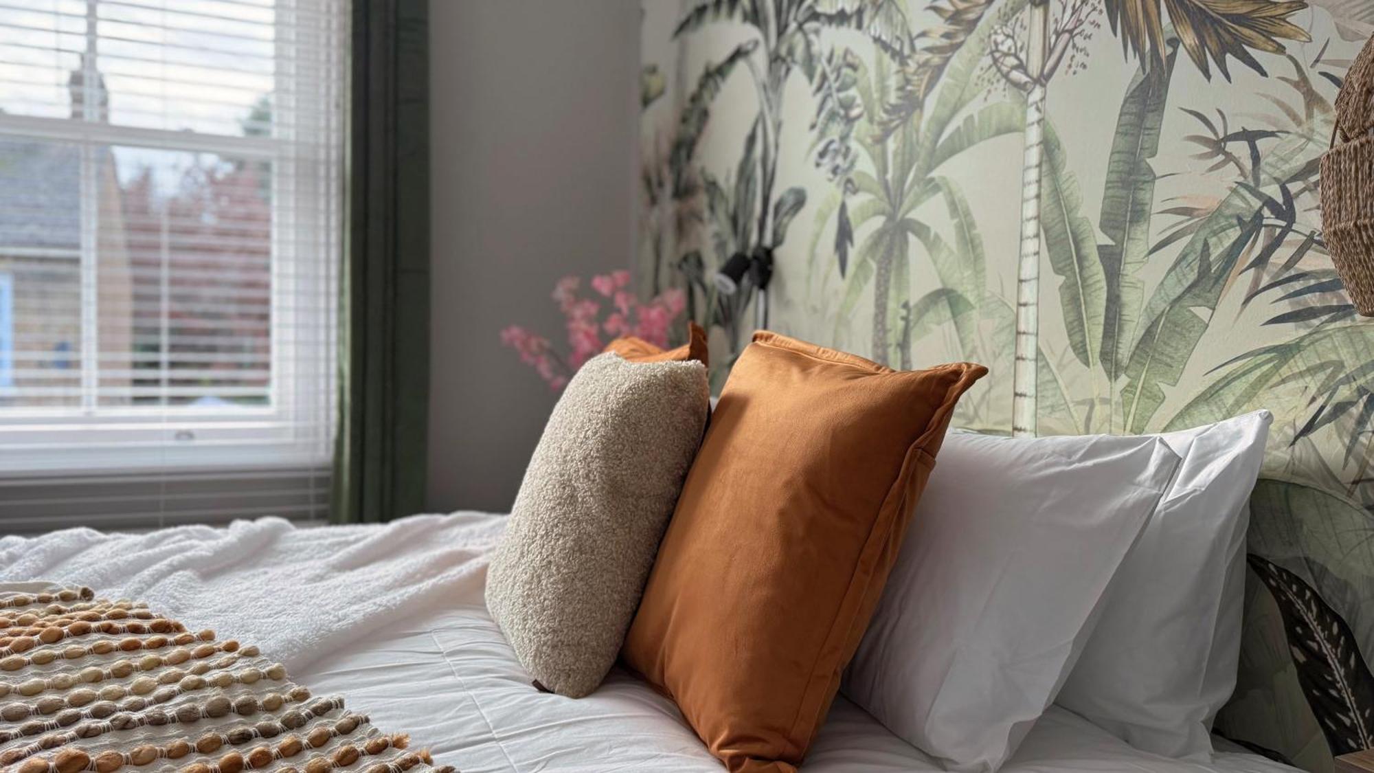 Villa Acton - Hot Tub, Cinema & Gaming London