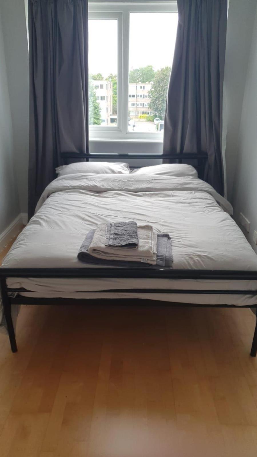 Apartment Spacious Wanstead Apartment- Sleeps 4! *