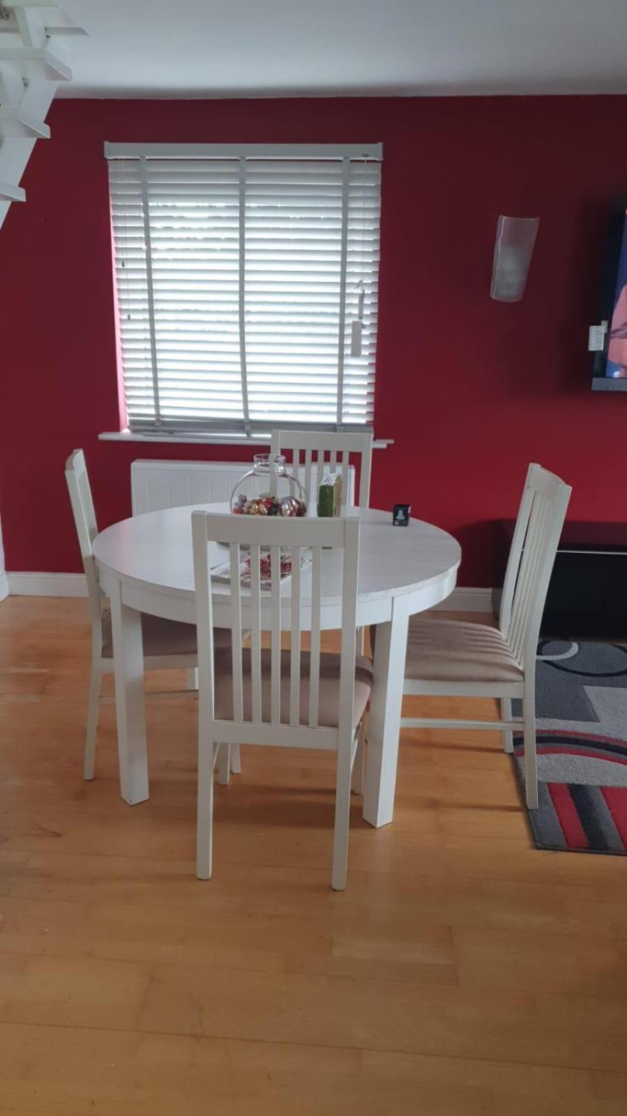 Spacious Wanstead Apartment- Sleeps 4! Apartment *