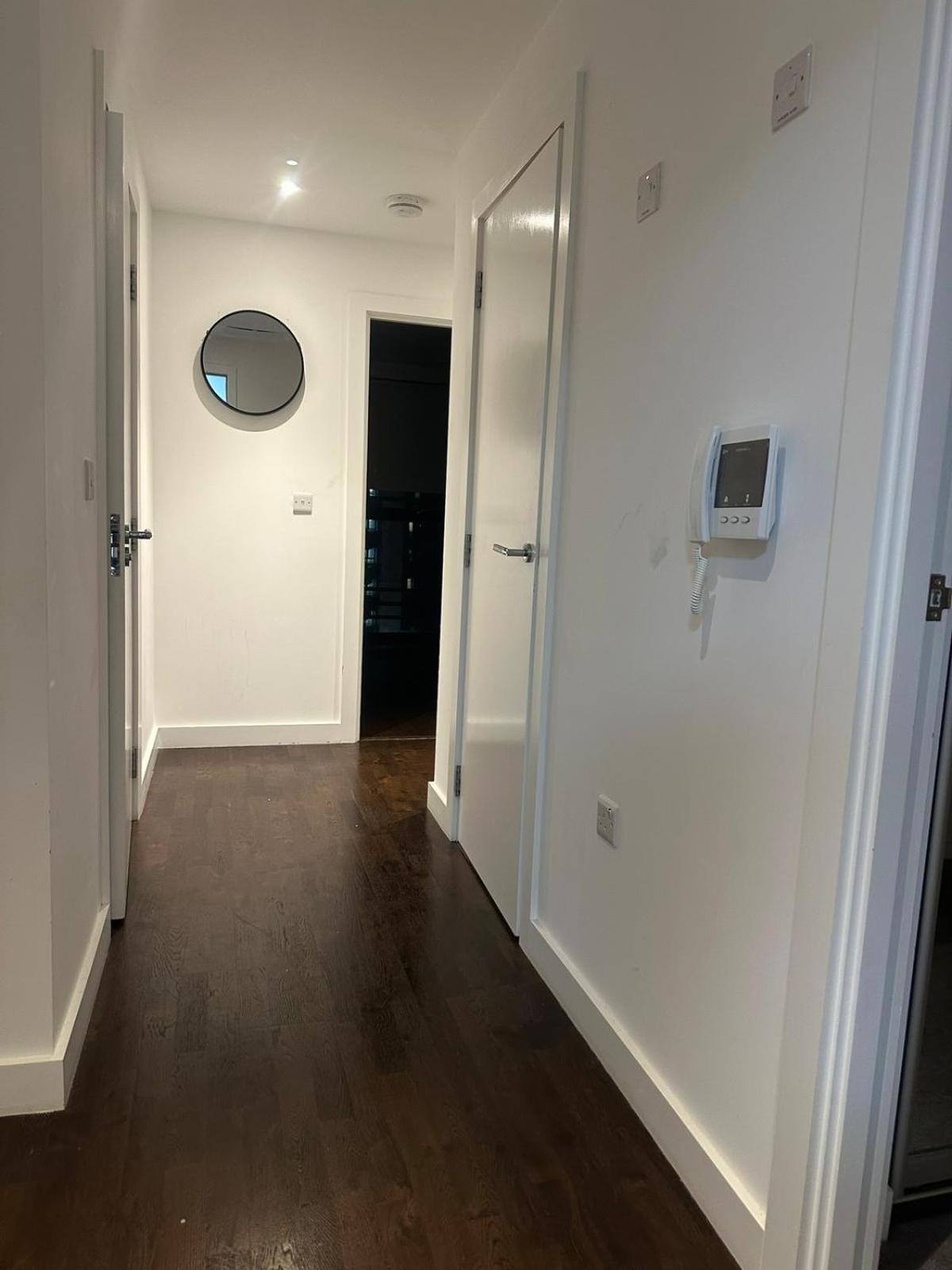 A Beautiful Two Bedroom Two Bathroom Apartment, A Few Minutes From The Iconic 02 Arena London