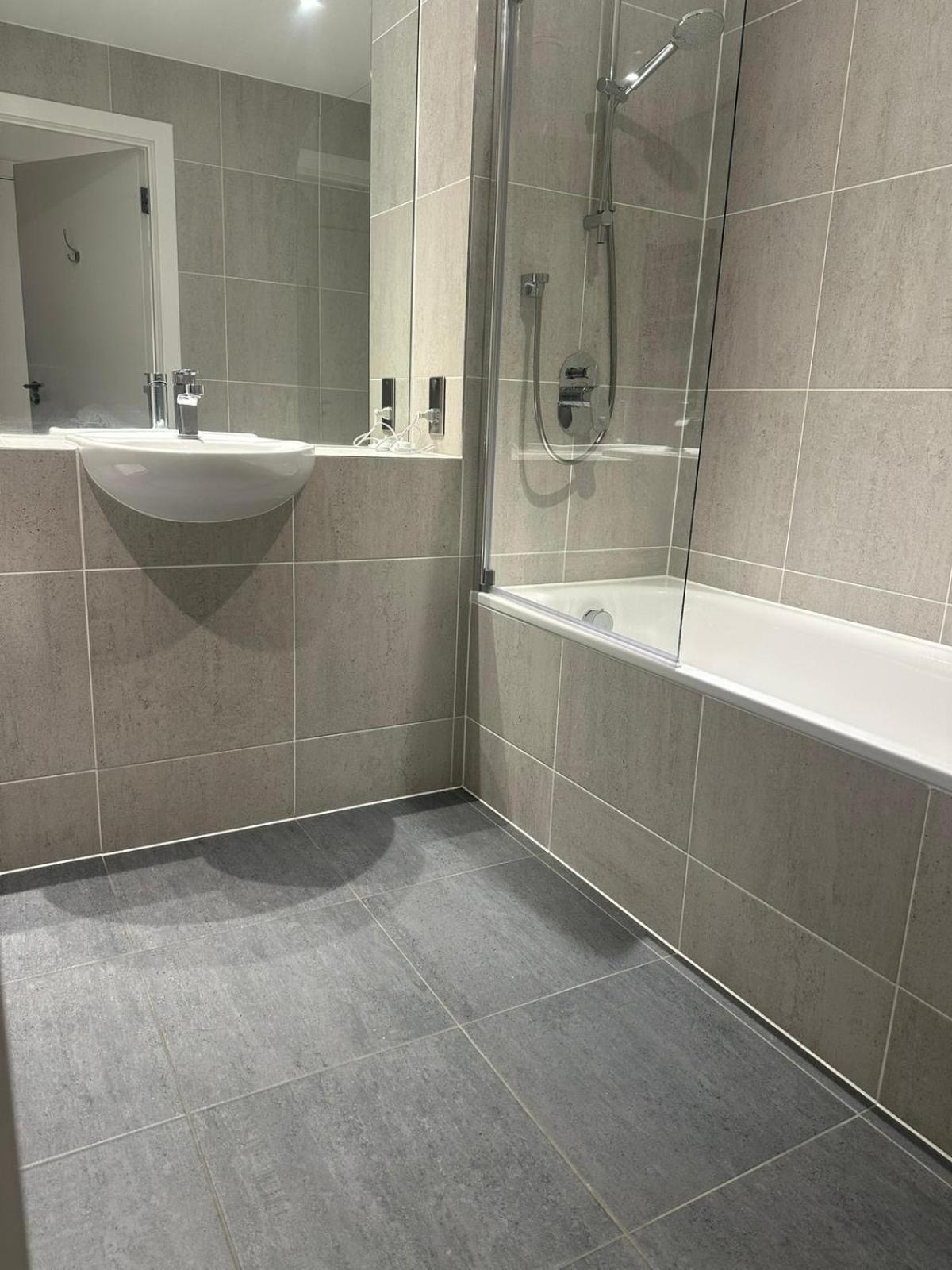 A Beautiful Two Bedroom Two Bathroom Apartment, A Few Minutes From The Iconic 02 Arena Apartment London
