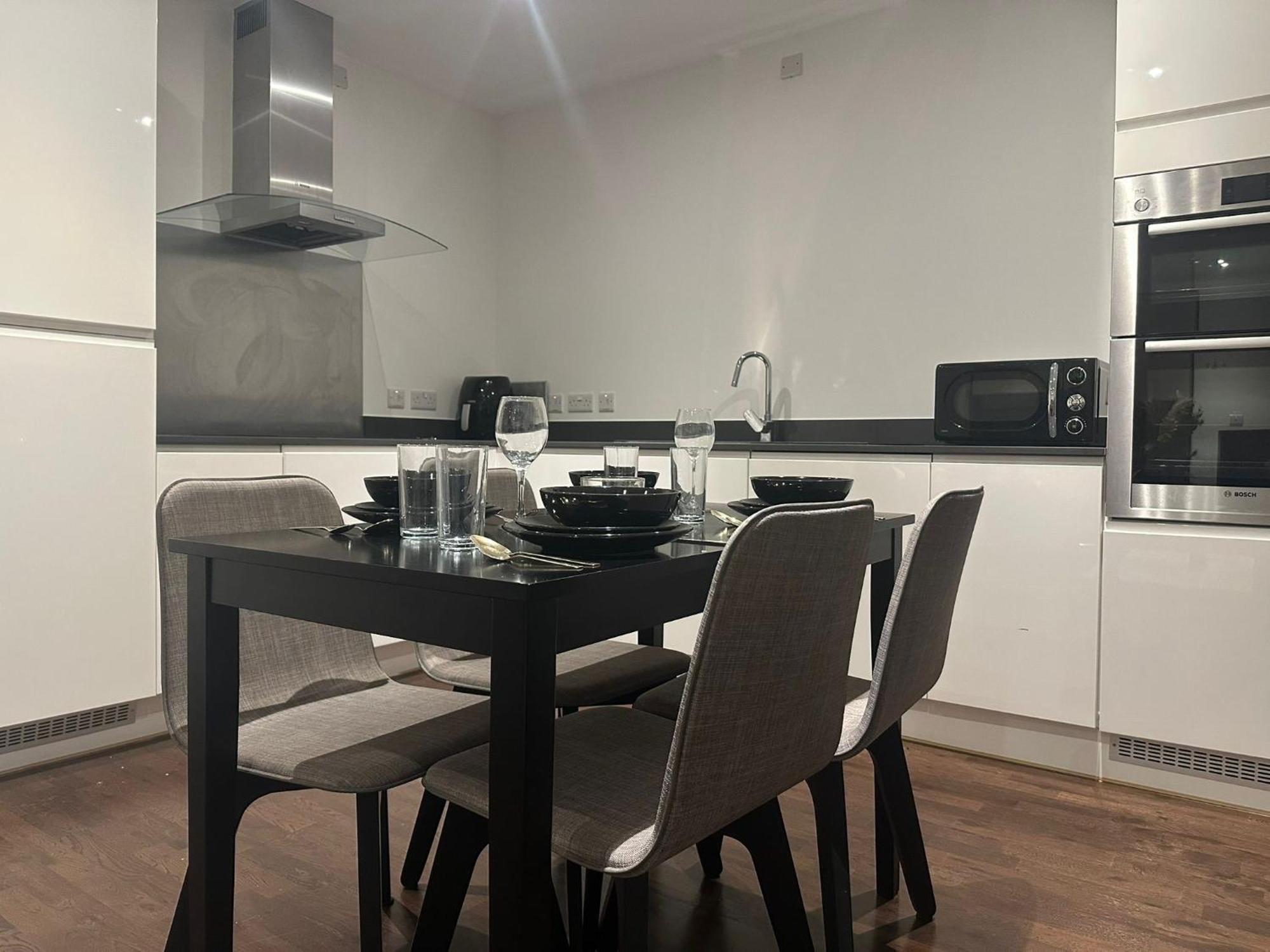 A Beautiful Two Bedroom Two Bathroom Apartment, A Few Minutes From The Iconic 02 Arena * London