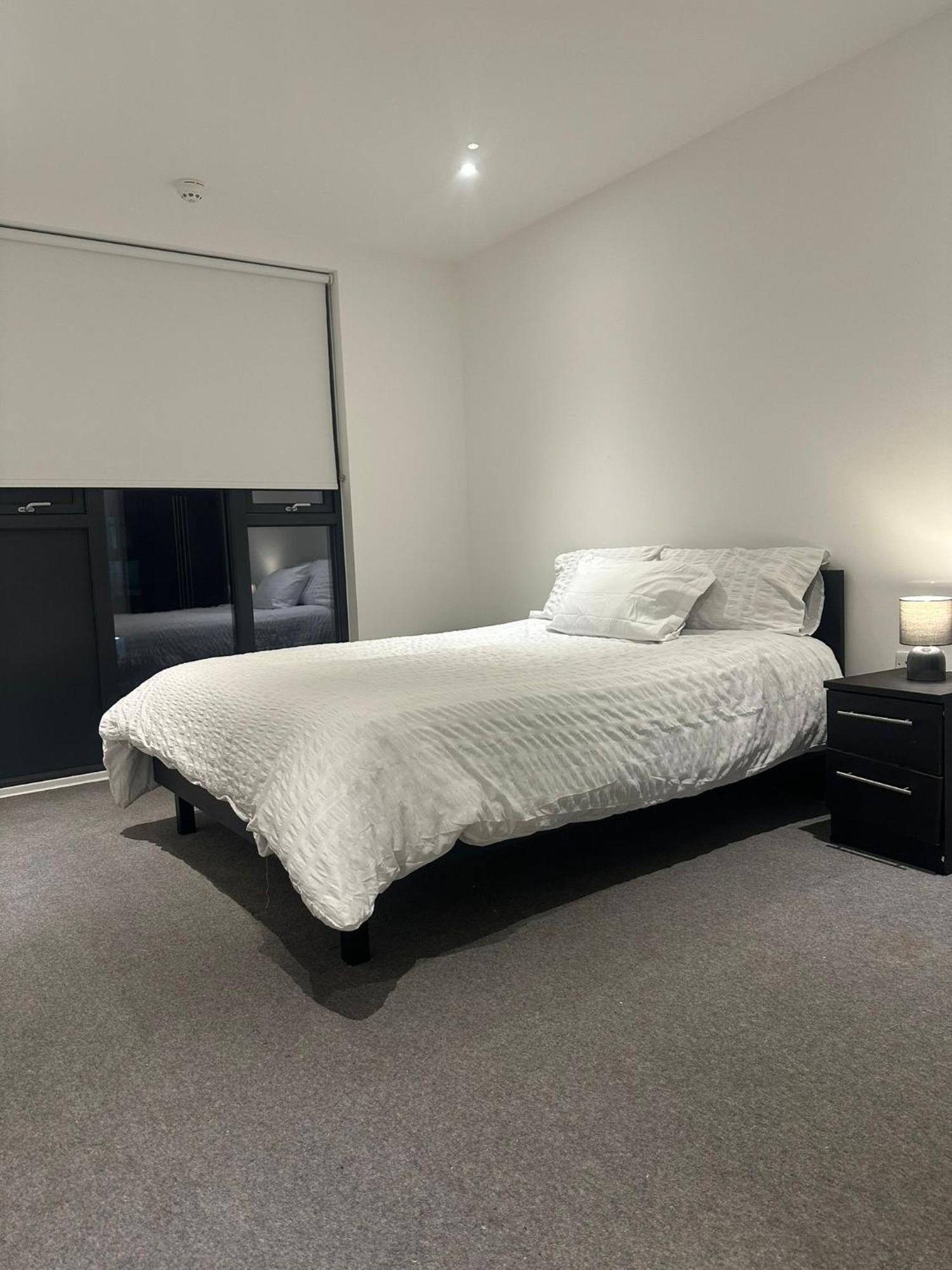 A Beautiful Two Bedroom Two Bathroom Apartment, A Few Minutes From The Iconic 02 Arena Apartment London