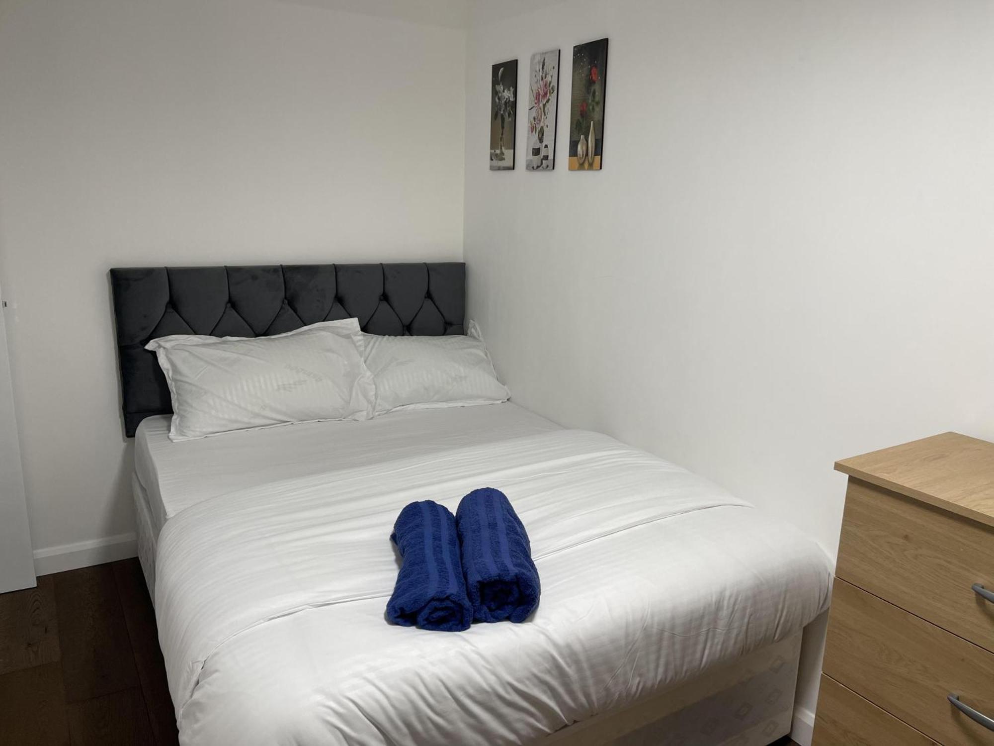 Stratford-2bedroom-close To Local Transport- Wifi Apartment *