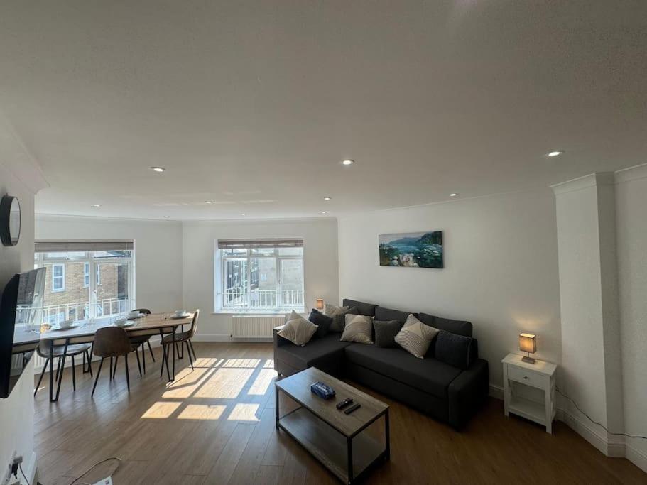 Leilighet 2 Bedroom, Parking, Hounslow St