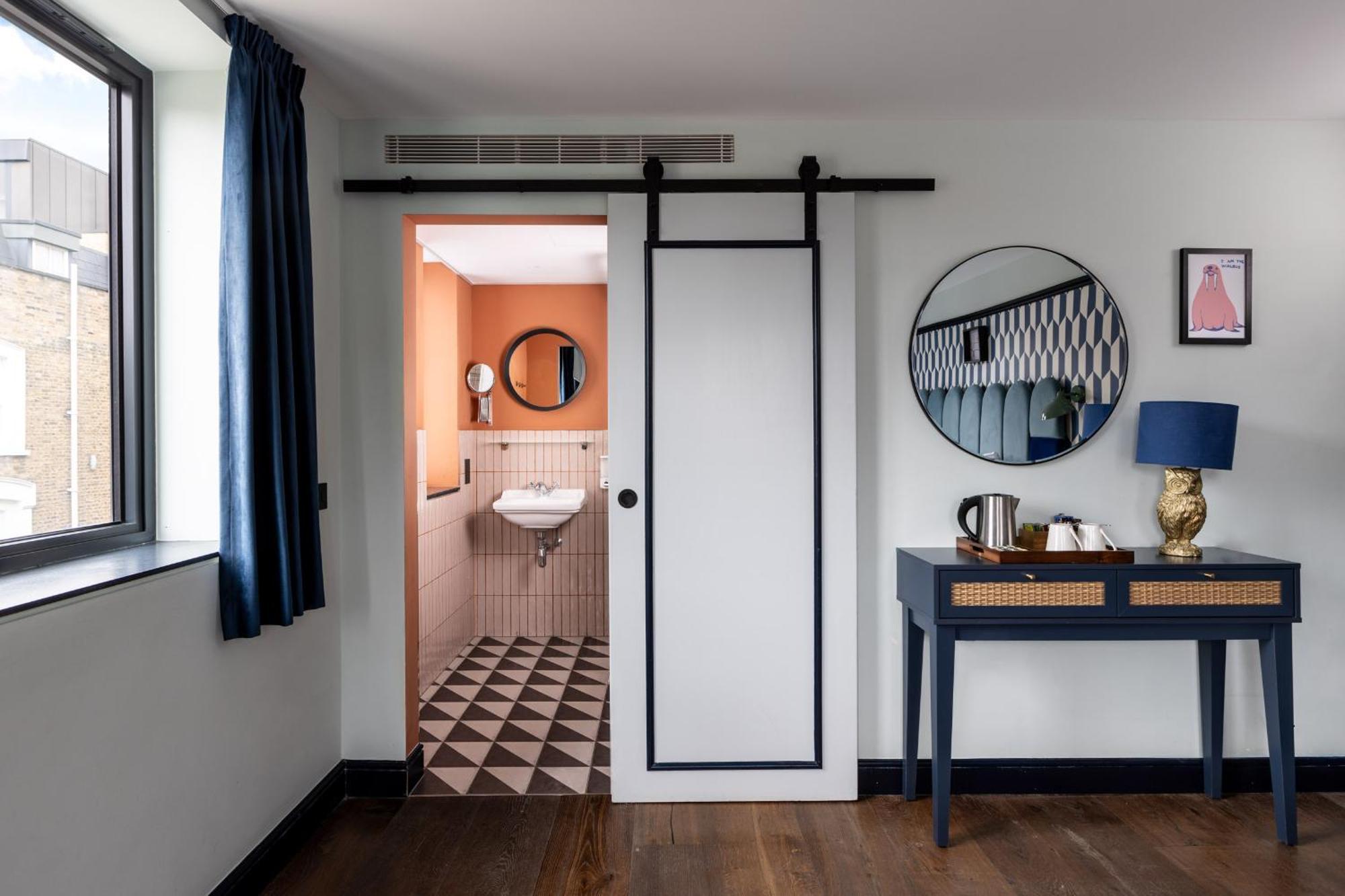 Selina Camden 3*