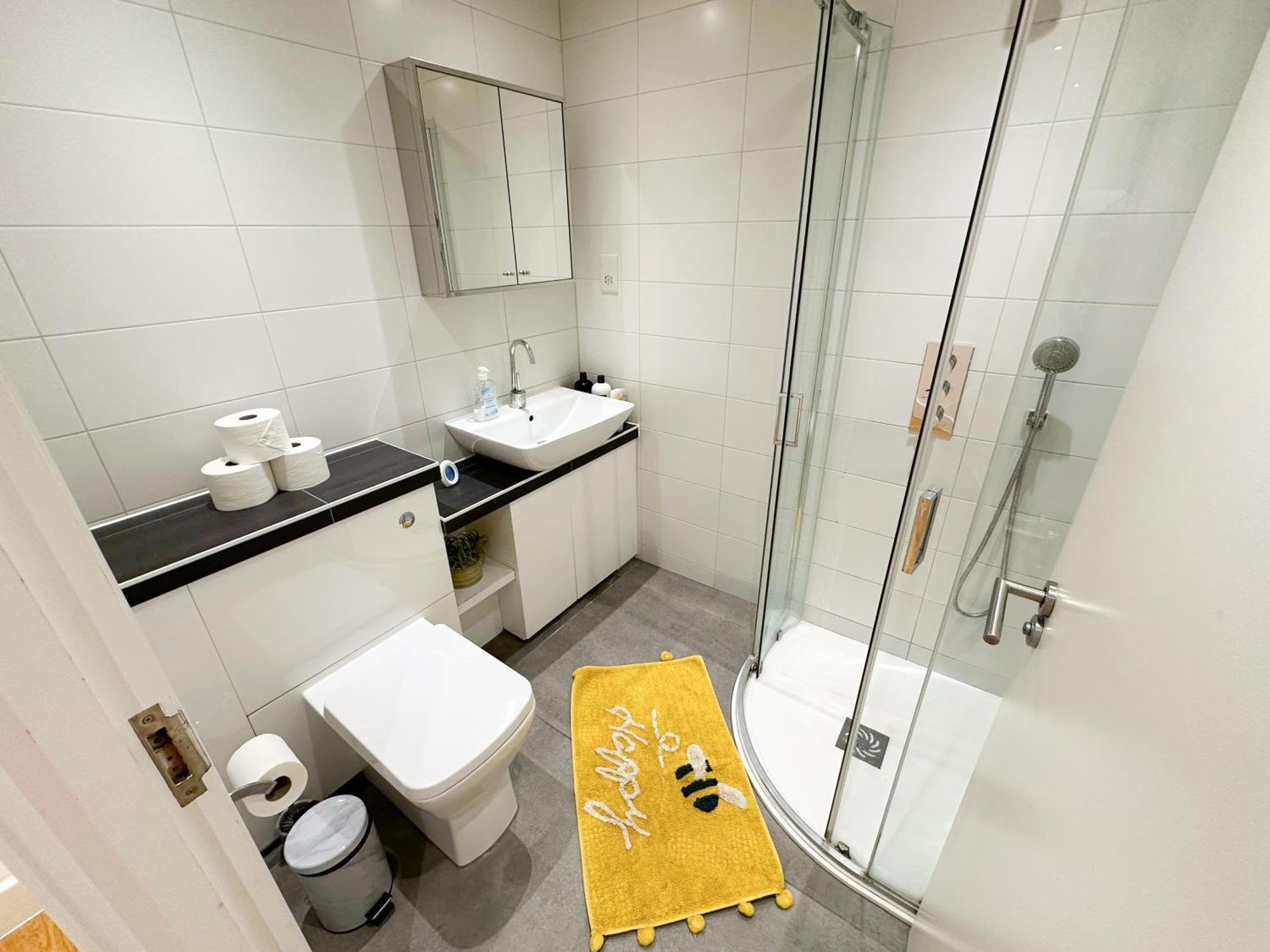 Chic 3 Bedroom Flat With Private Terrace In Holloway Near Finsbury Park Apartamento *