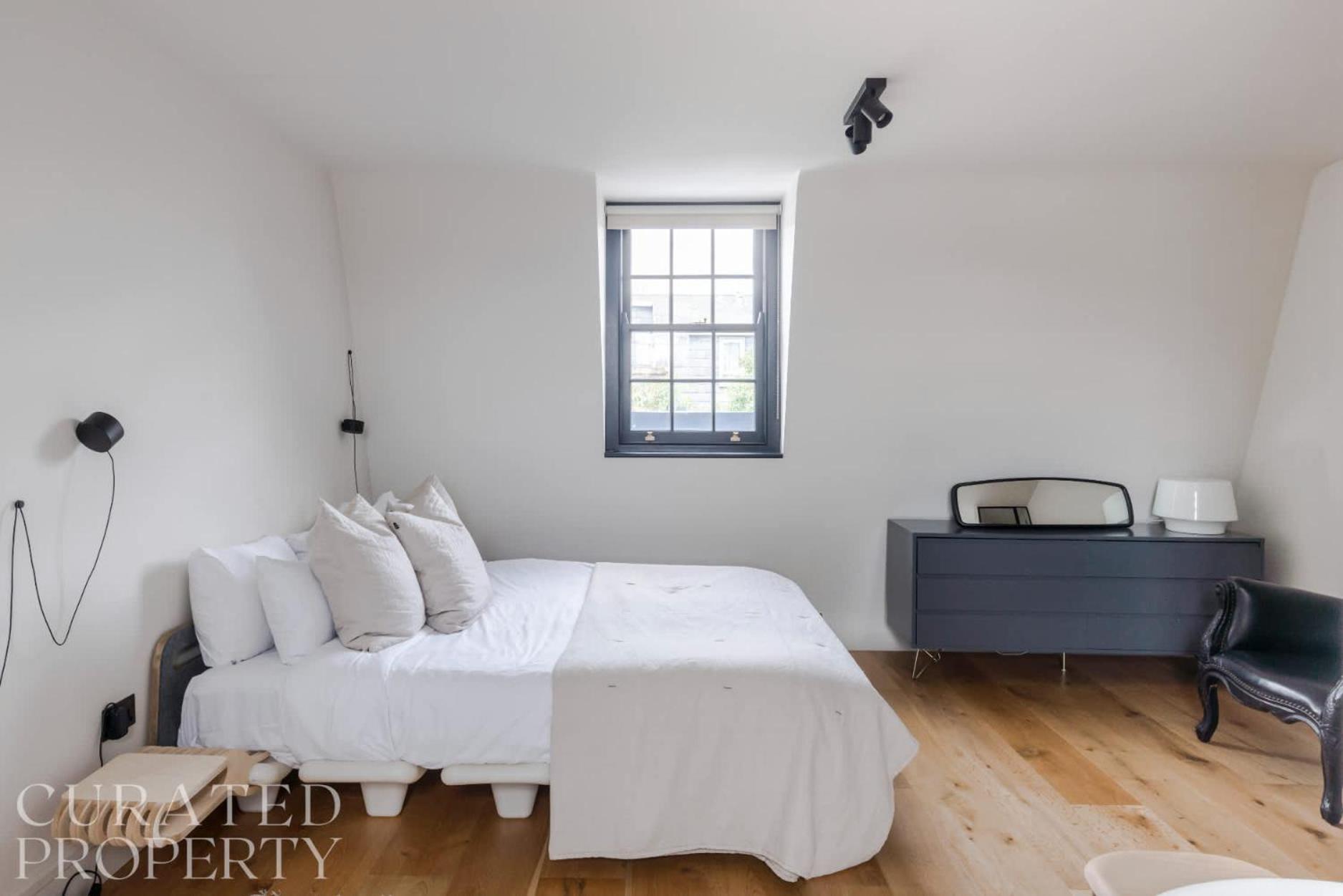 Georgian Townhouse With Sun Terrace & Garden Holiday home