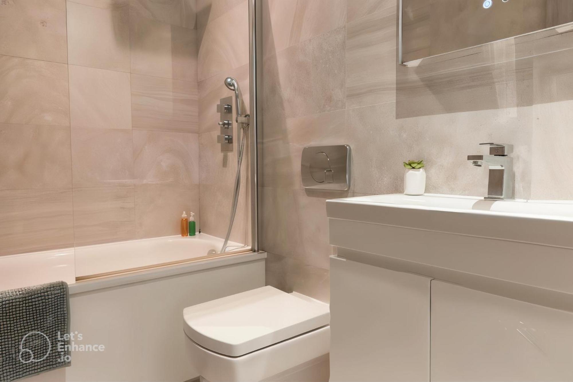 6 Sleeper Sanctuary In Bricklane *