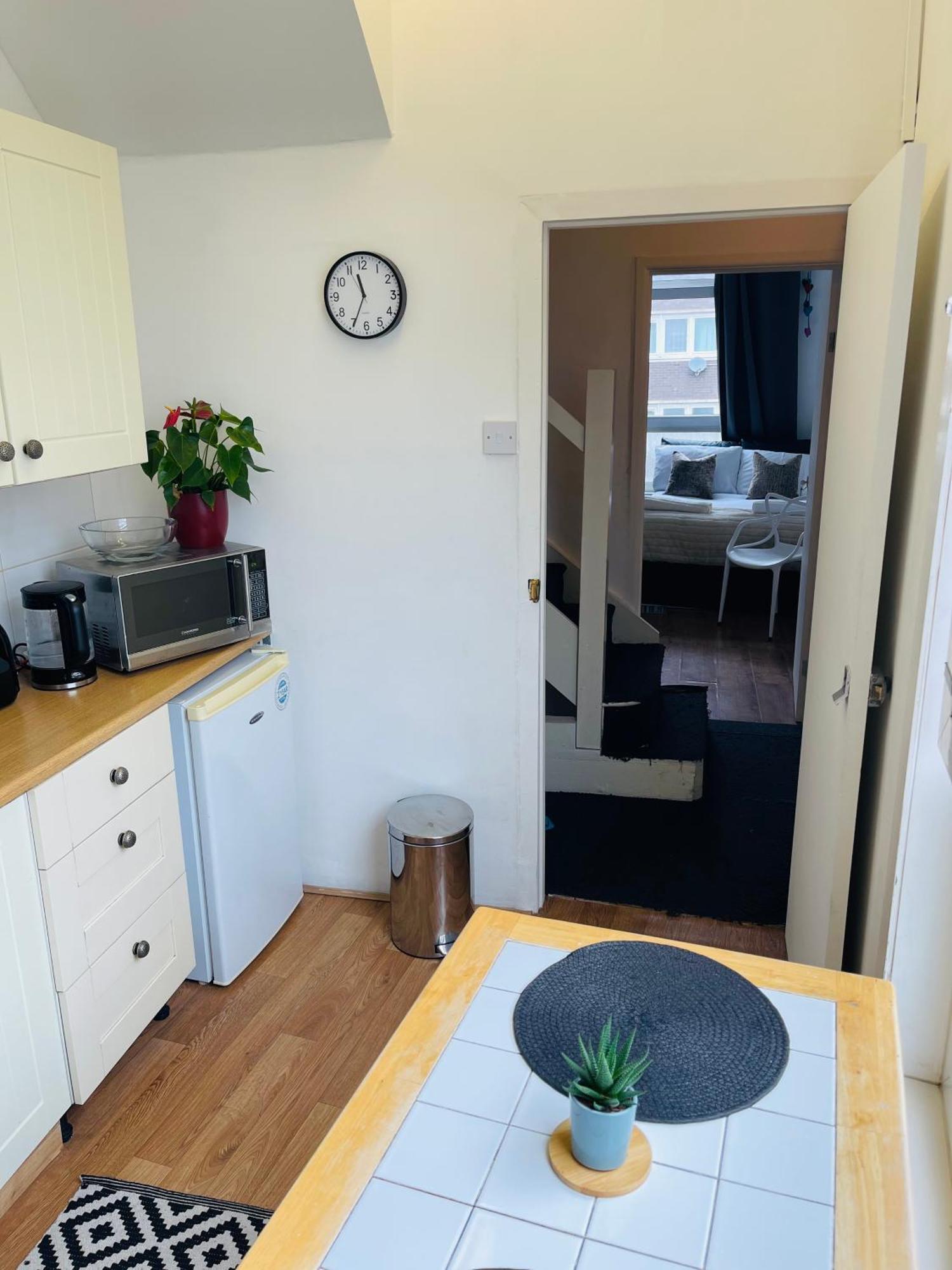 Cosy 5 Mins From Portobello Road Market - Notting Hill Gate * London