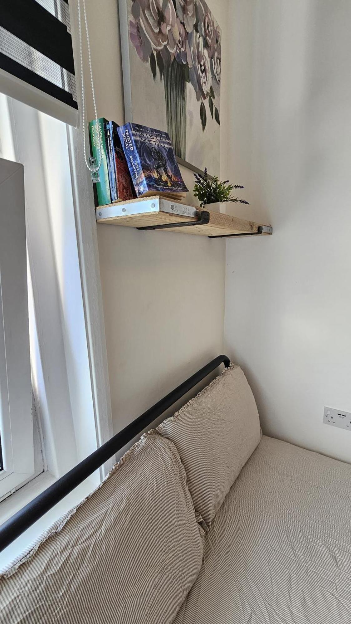 Newly Renovated & Ensuite Rooms! - Camberwell Apartment
