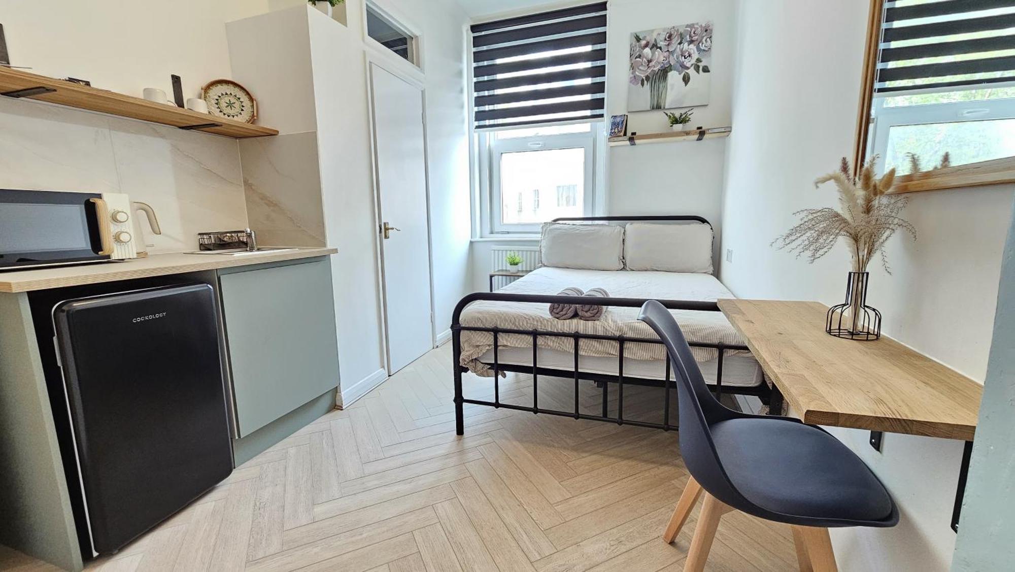 Apartment Newly Renovated & Ensuite Rooms! - Camberwell *