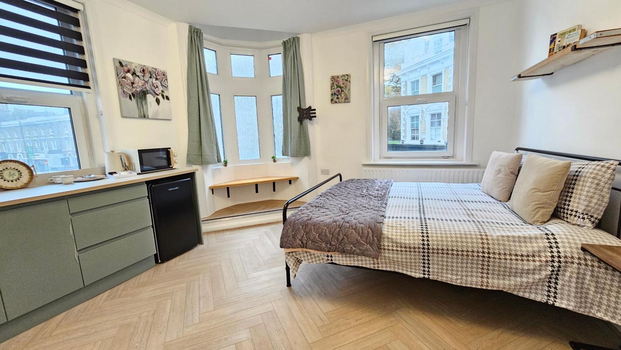 Newly Renovated & Ensuite Rooms! - Camberwell Apartment