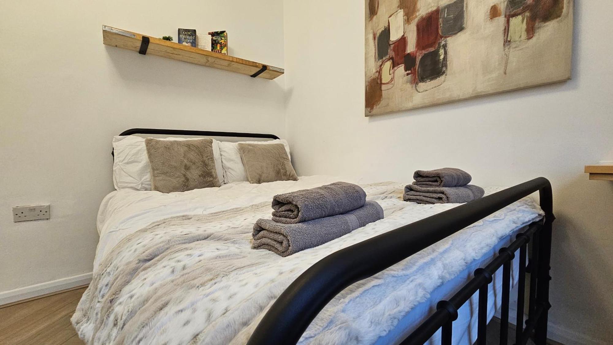Newly Renovated & Ensuite Rooms! - Camberwell Apartment