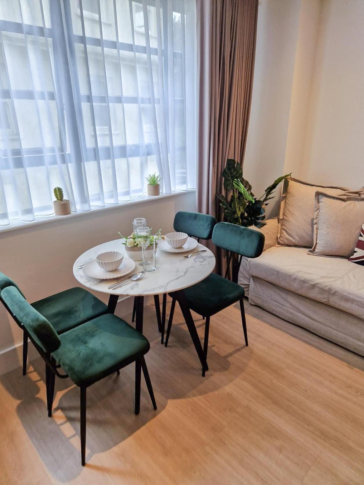 Modern & 3bedroom Flat With Pvt Balcony Steps From Regent's Park Apartment *