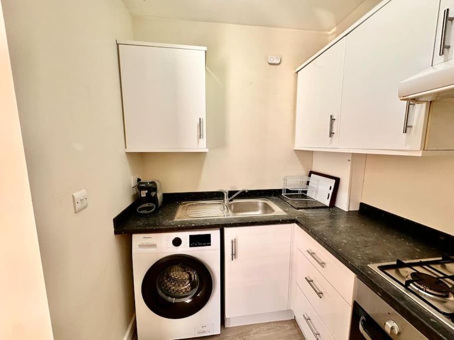 2 Bedroom In Se13 Londen