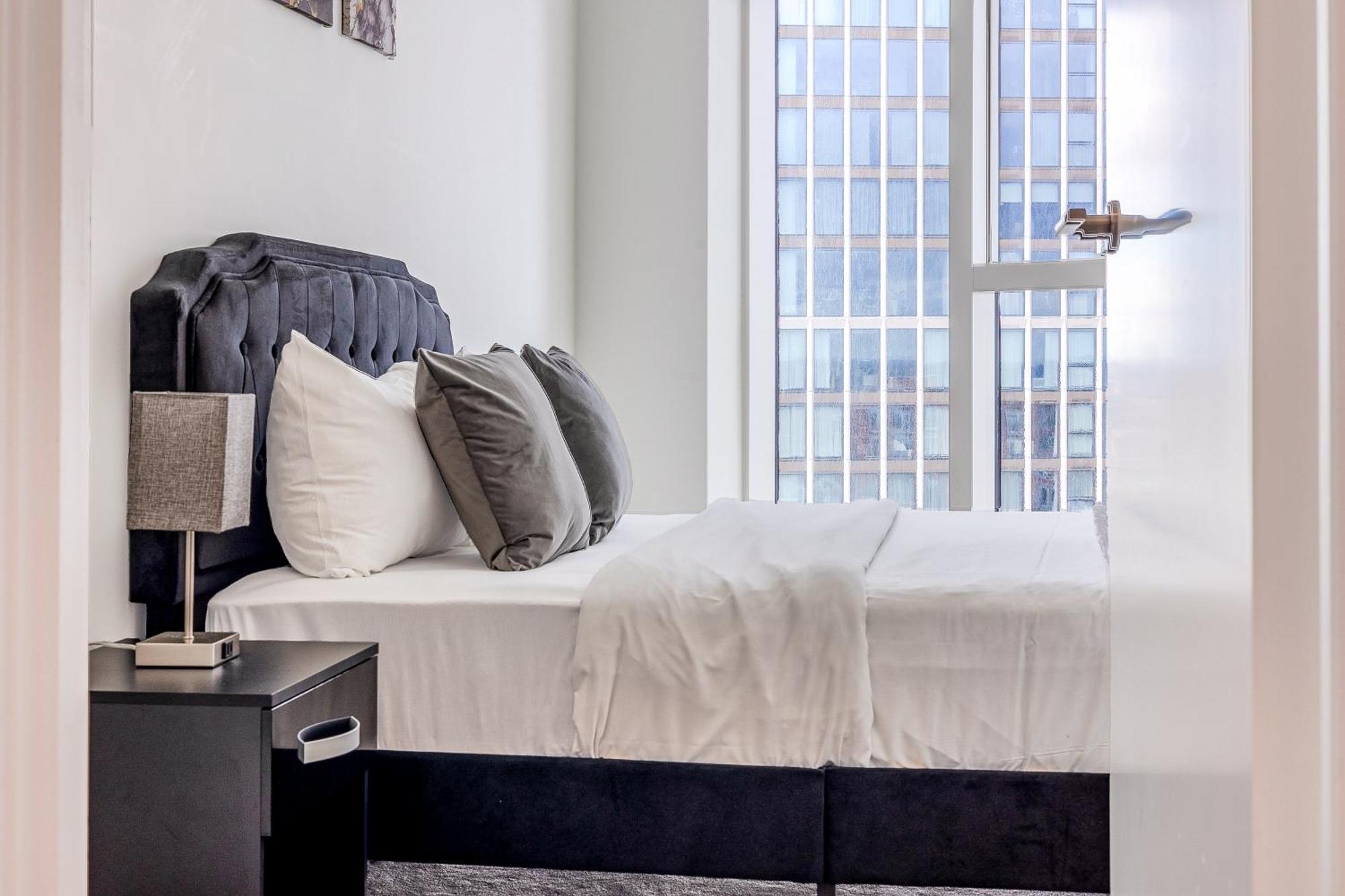 Bright 2br High Floor Flat, Nine Elms, 3min Tube