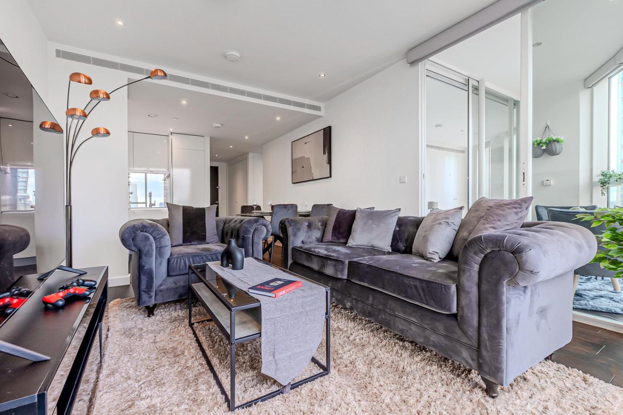 Bright 2br High Floor Flat, Nine Elms, 3min Tube Apartment