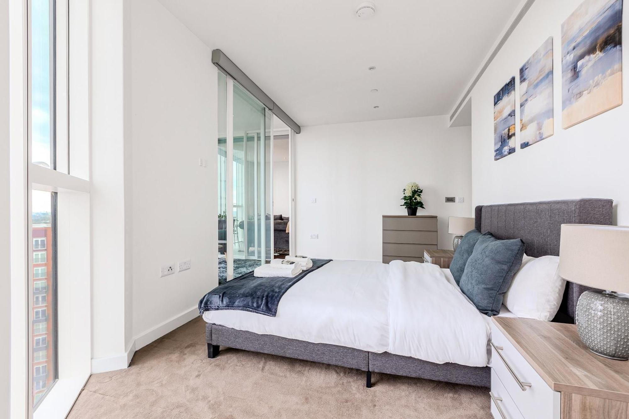 Apartment Bright 2br High Floor Flat, Nine Elms, 3min Tube