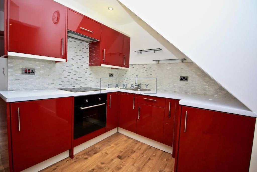 Apartment Super Cozy 2 Bed 2 Bath Ground Floor Flat! *