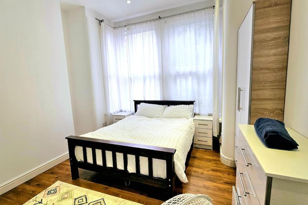 Super Cozy 2 Bed 2 Bath Ground Floor Flat! Apartment
