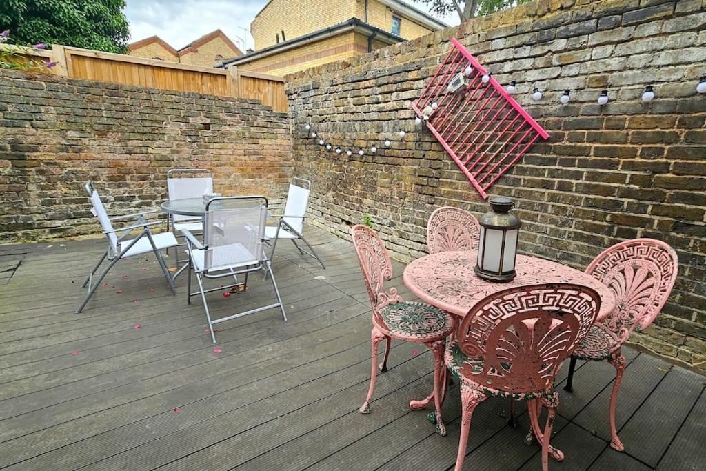 Super Cozy 2 Bed 2 Bath Ground Floor Flat! Apartment