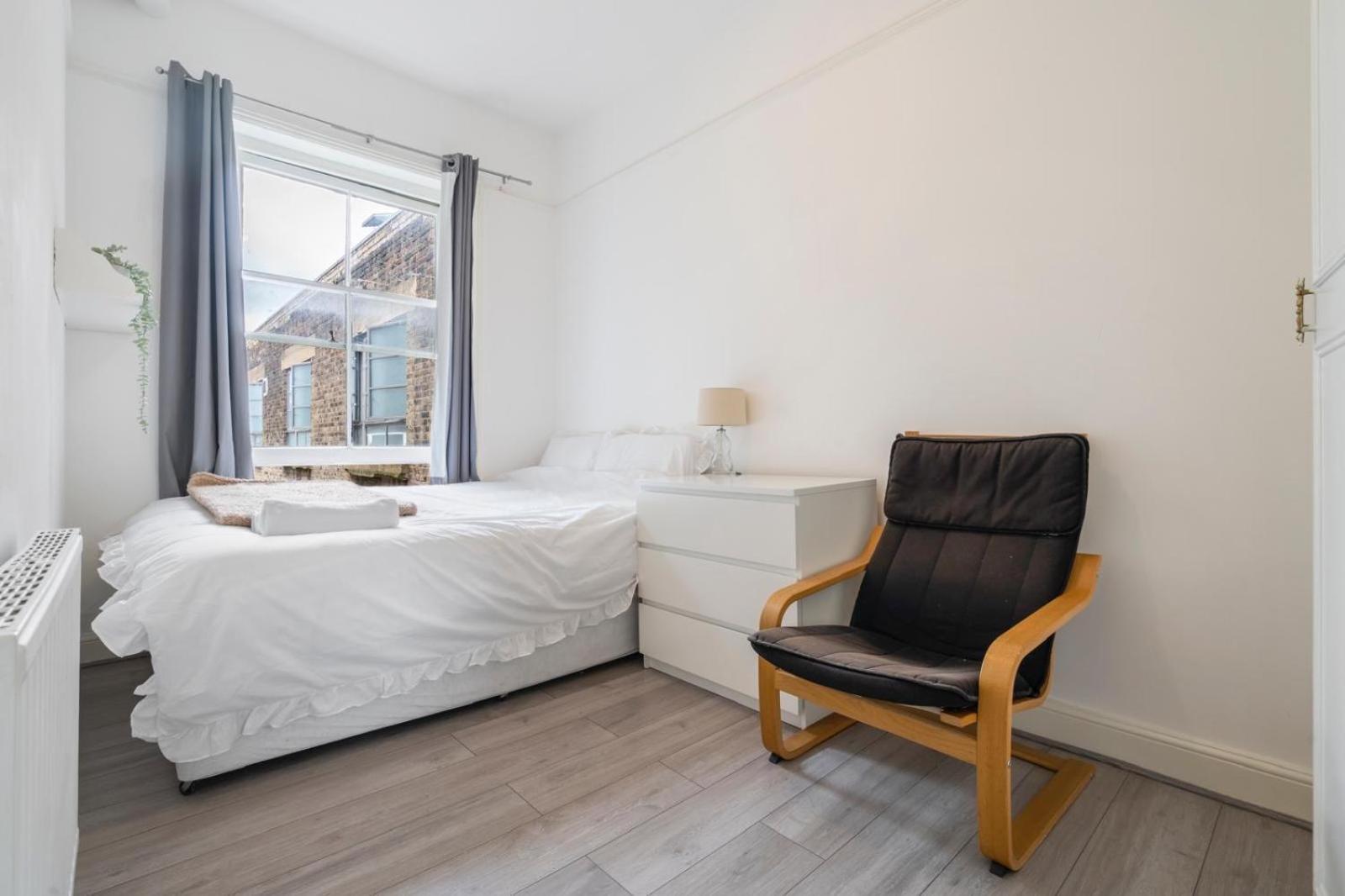 2 Bedroom Flat Sw9 -2min Walk From Brixton Station, Free Off Road Parking Leilighet London