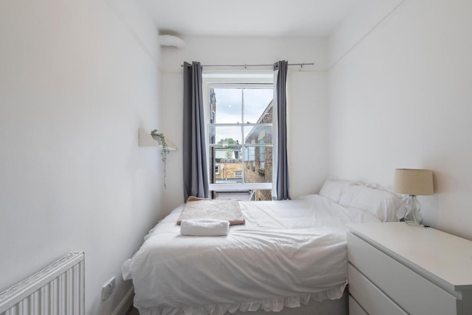2 Bedroom Flat Sw9 -2min Walk From Brixton Station, Free Off Road Parking Leilighet *