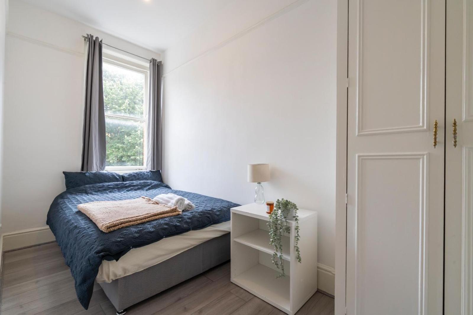 2 Bedroom Flat Sw9 -2min Walk From Brixton Station, Free Off Road Parking Leilighet