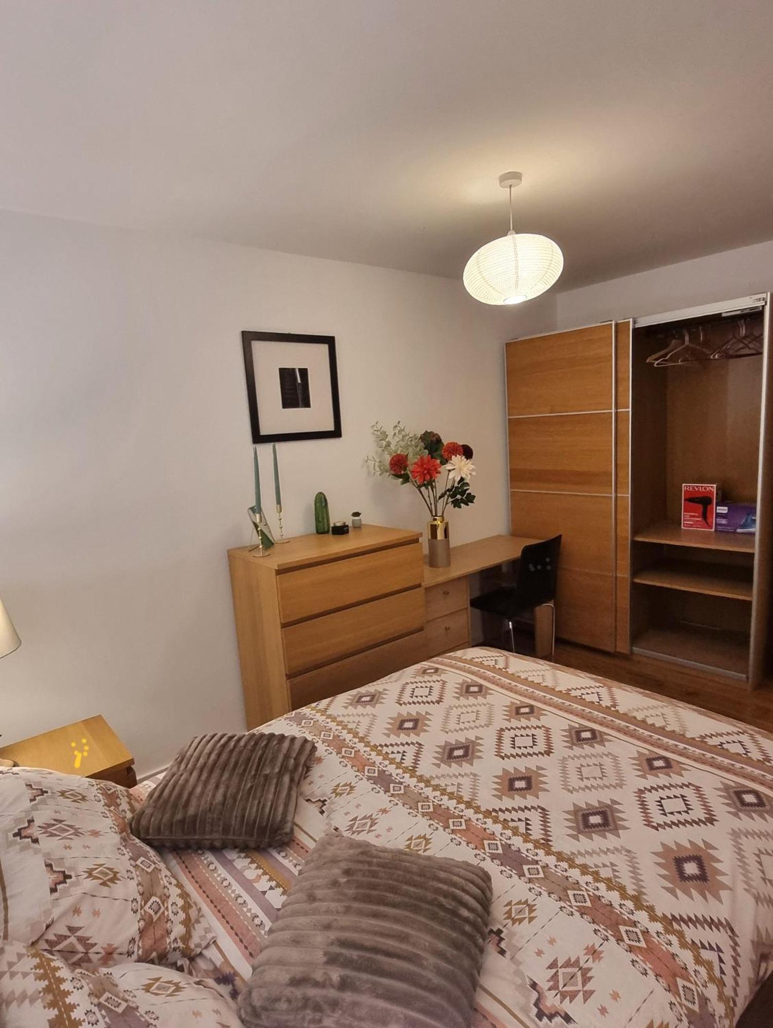 Vakantiehuis Charming 4 Bedroom Duplex With Private Entrance *