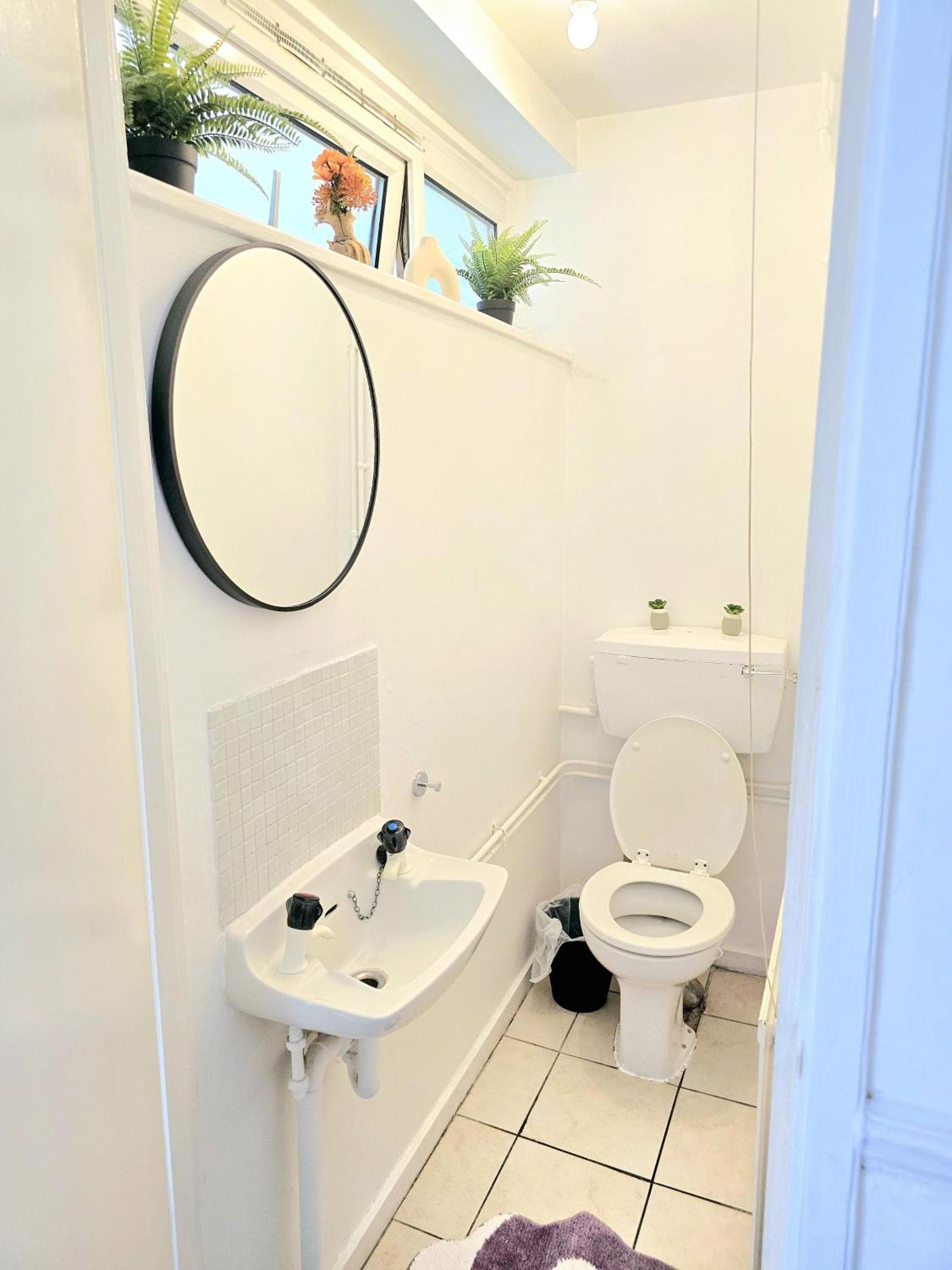 Charming 4 Bedroom Duplex With Private Entrance Holiday home *
