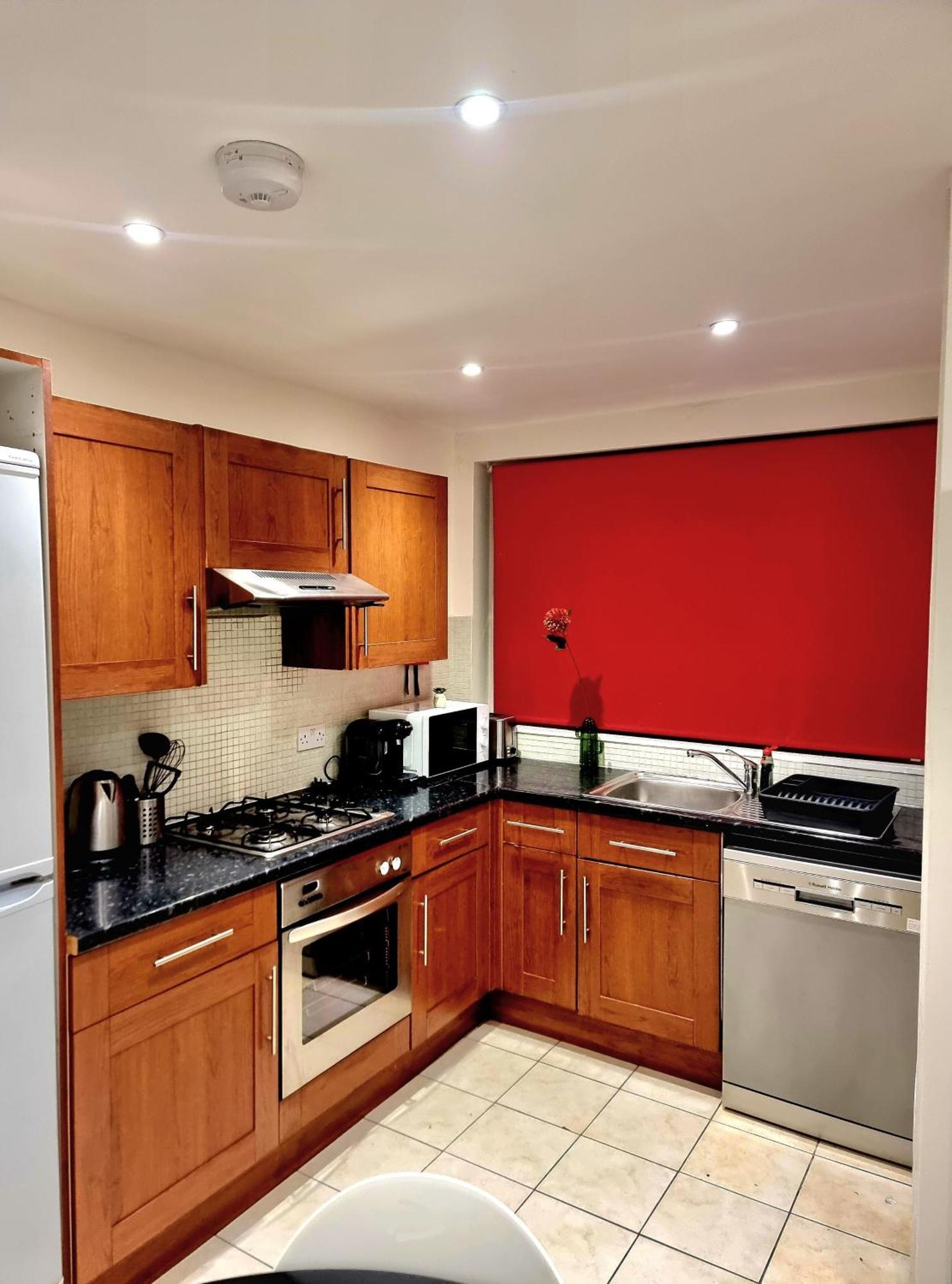 Сasa de vacaciones Charming 4 Bedroom Duplex With Private Entrance *