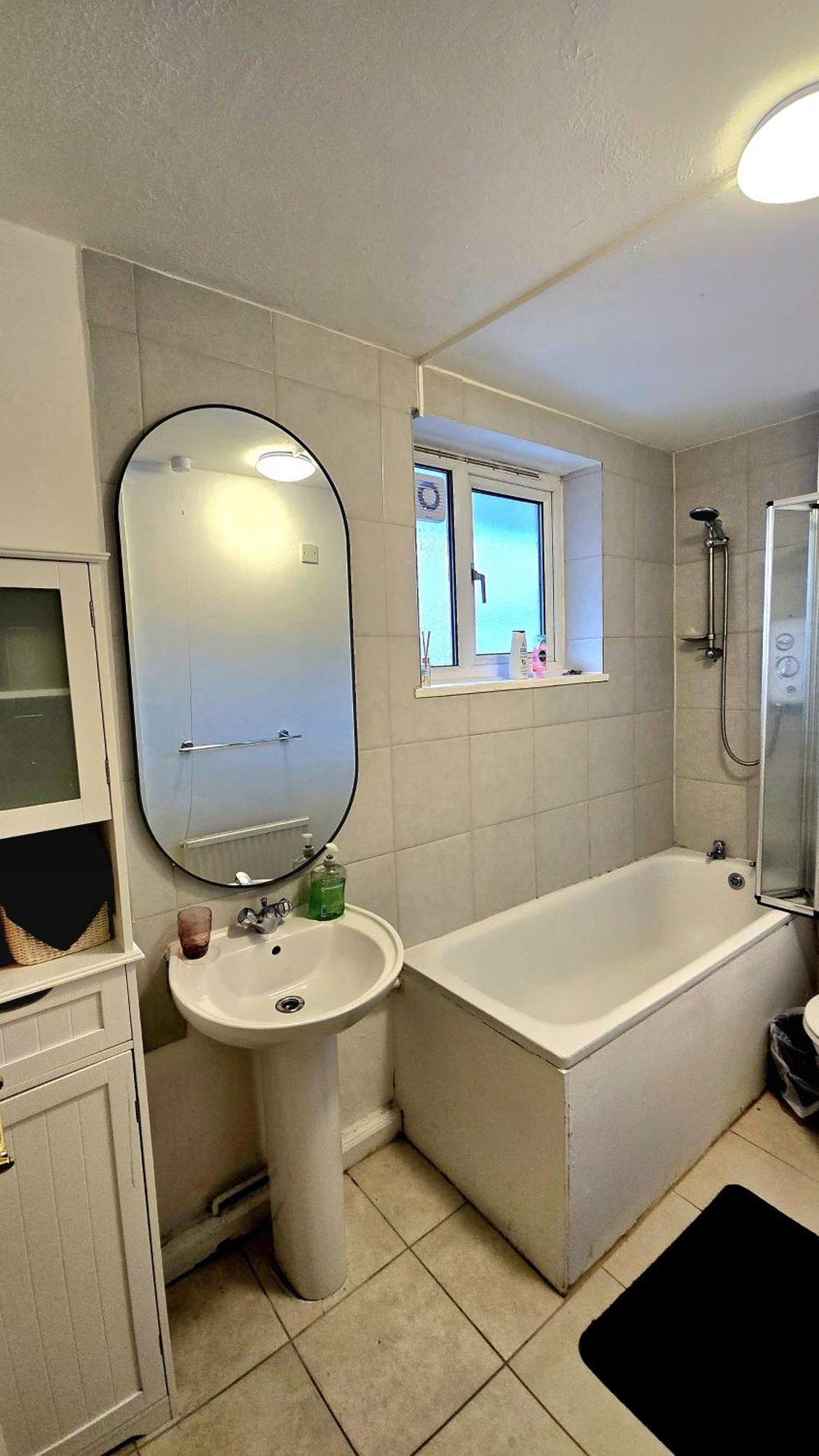 Vakantiehuis Charming 4 Bedroom Duplex With Private Entrance Londen