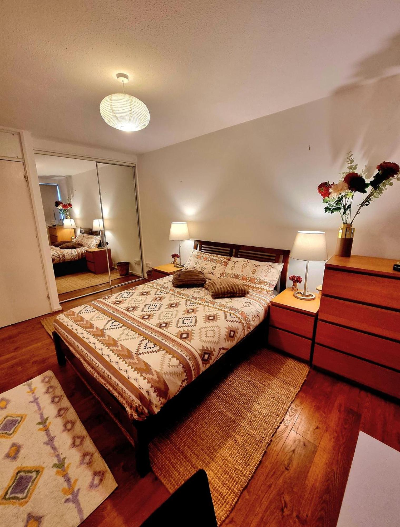 Vakantiehuis Charming 4 Bedroom Duplex With Private Entrance *