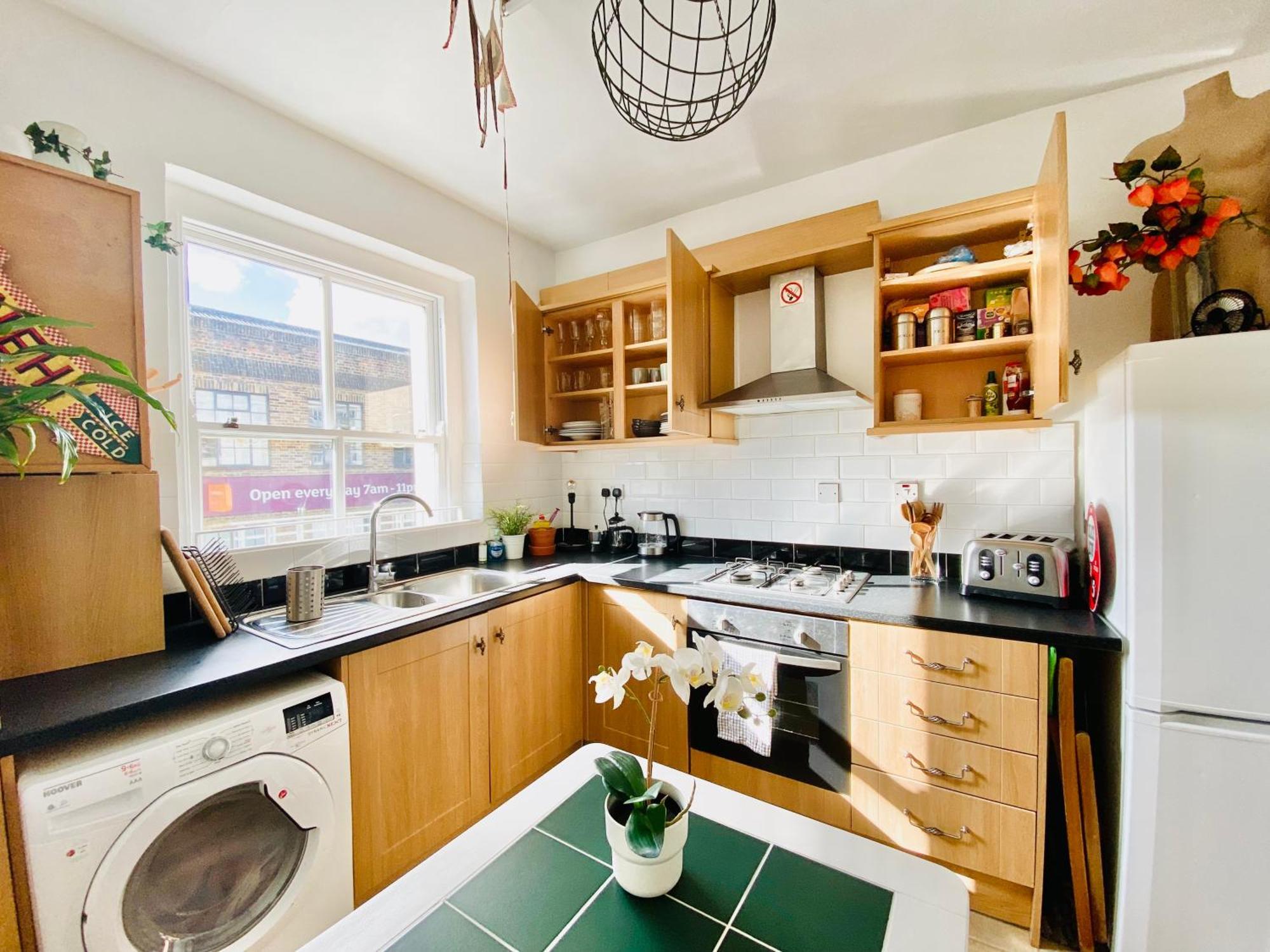 London's East End 2 Bedroom Londen