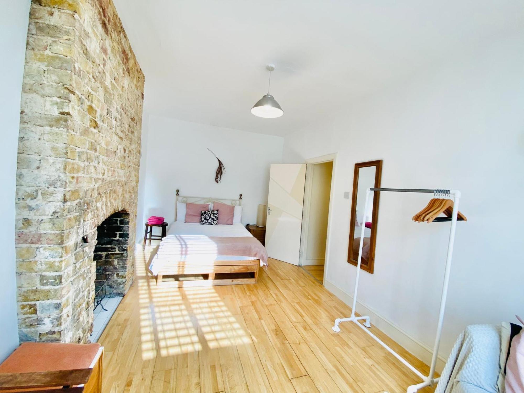 London's East End 2 Bedroom Appartement *