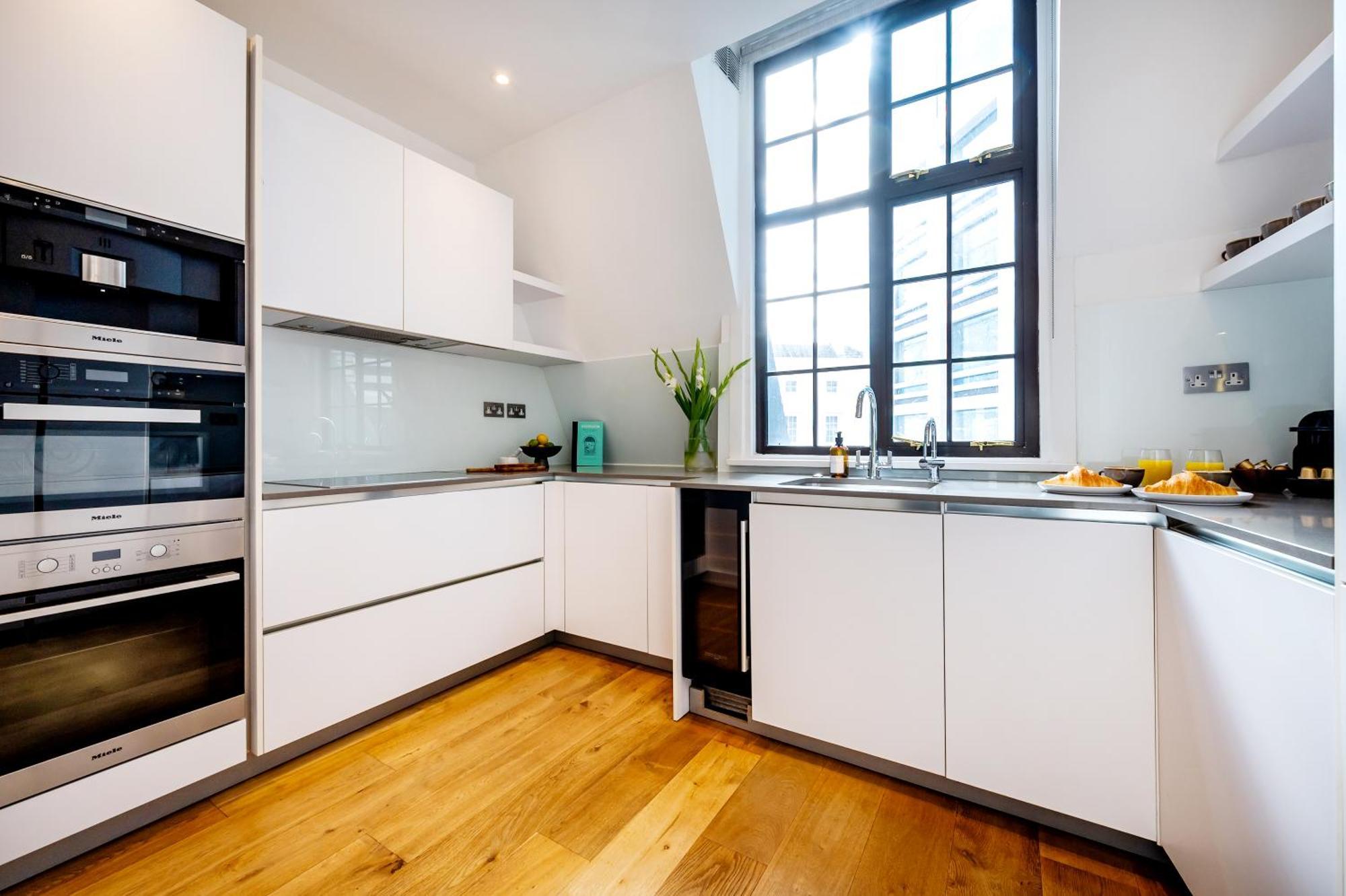 Luxury Aircon 3 Bedr, 4 Beds, 2 Bath Trafalgar Sq Apartamento