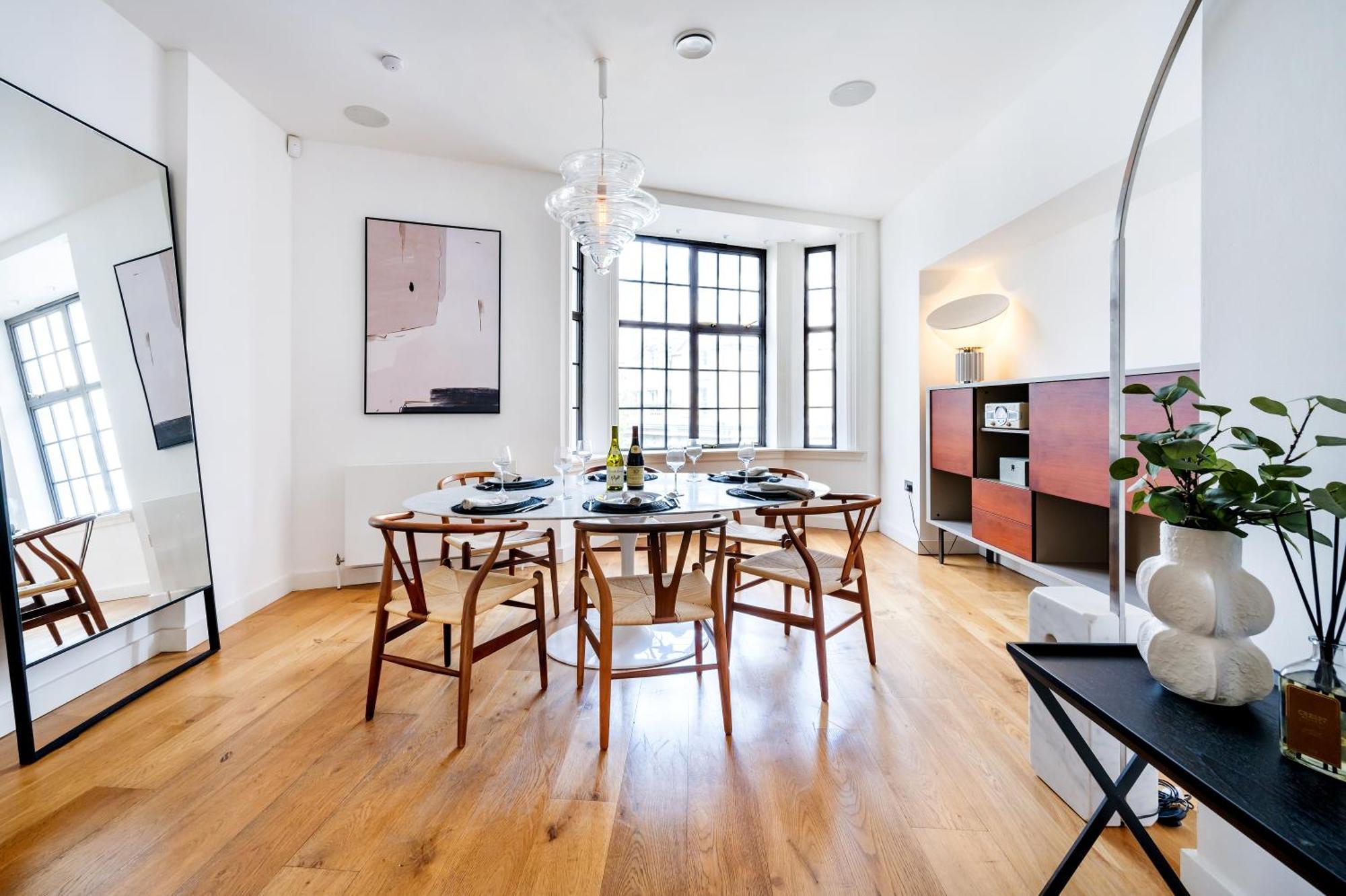 Apartamento Luxury Aircon 3 Bedr, 4 Beds, 2 Bath Trafalgar Sq