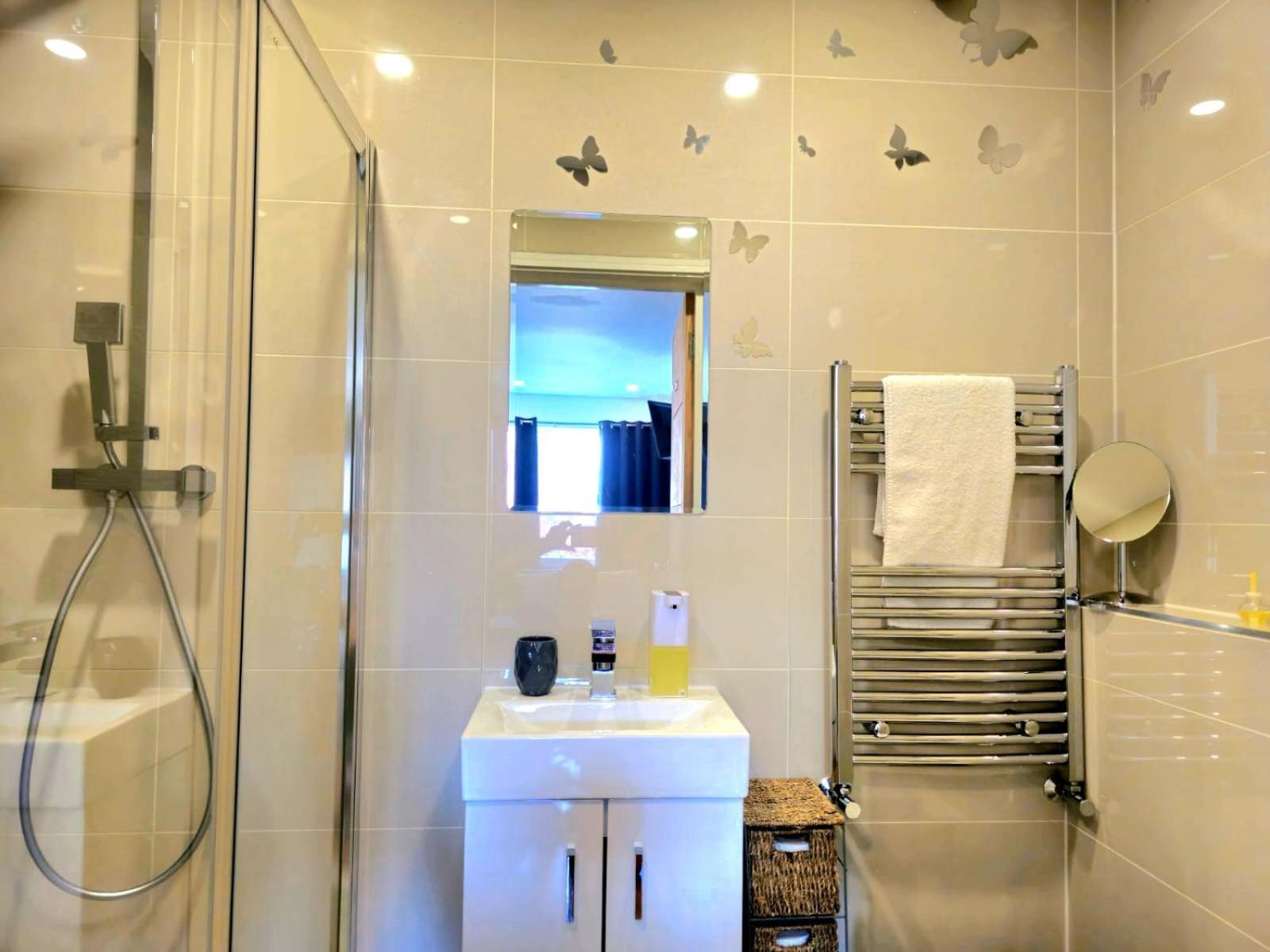 Penelope Ensuite Double London