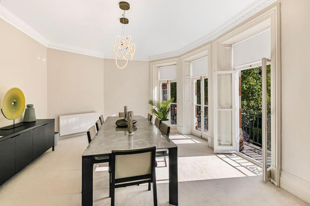 Cadogan Gardens Vip Apartment