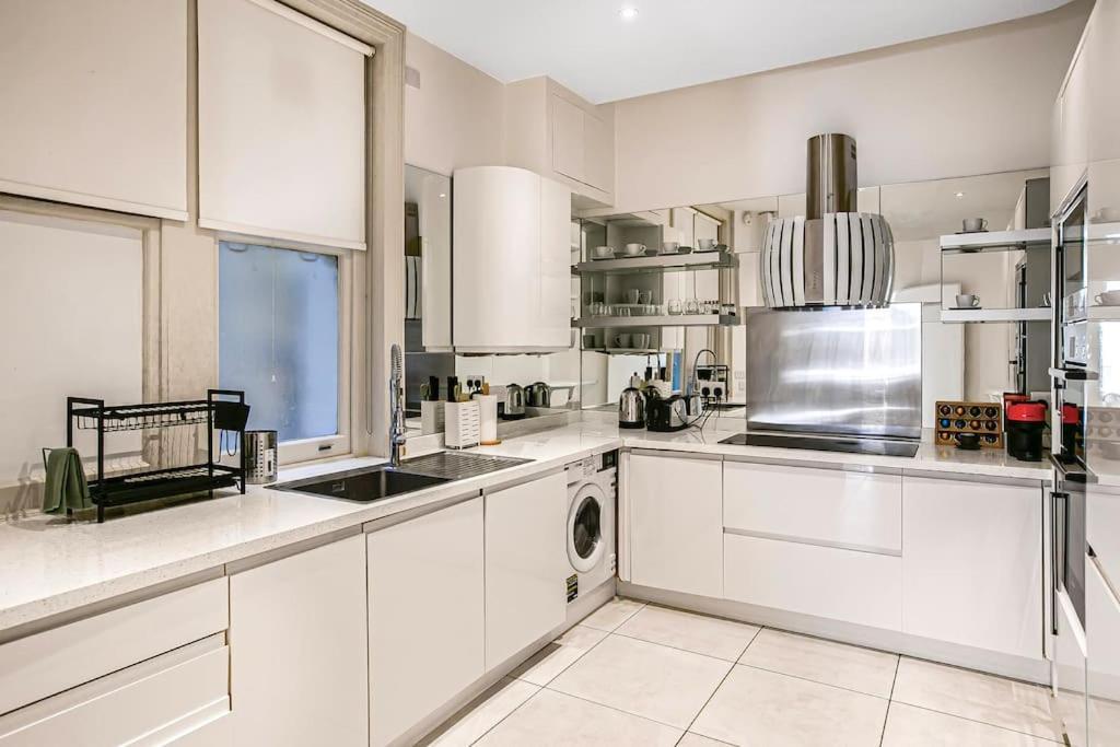 Cadogan Gardens Vip Apartment